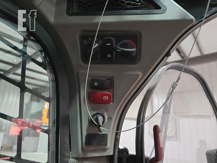 2022-caterpillar-289d3-image-18