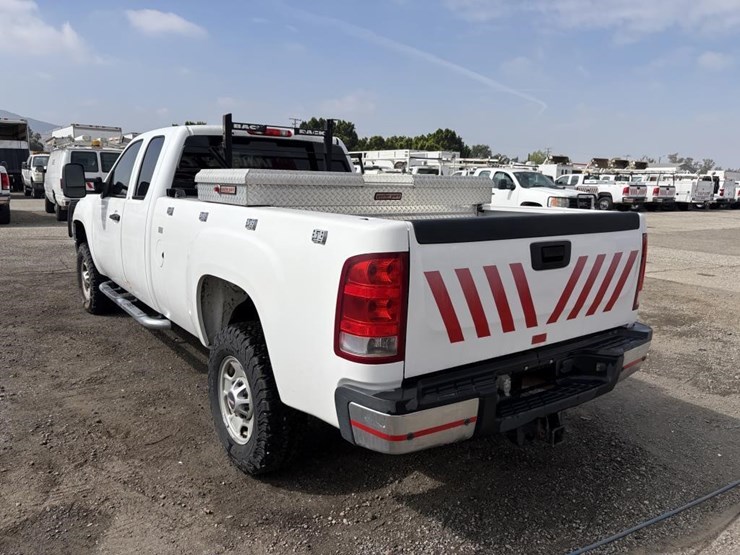 2012-gmc-sierra-2500-image-4