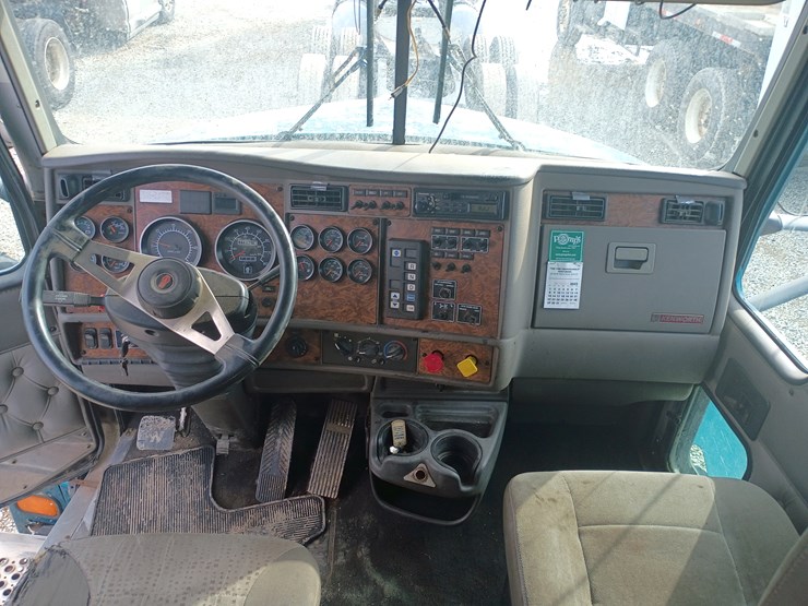 2002-kenworth-t600-image-69