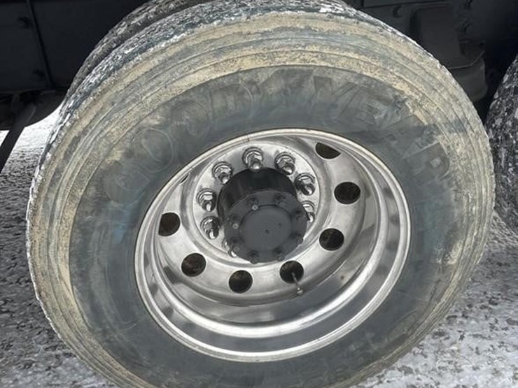 1997-peterbilt-357-image-39