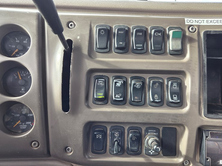 2007-massey-ferguson-8-image-48