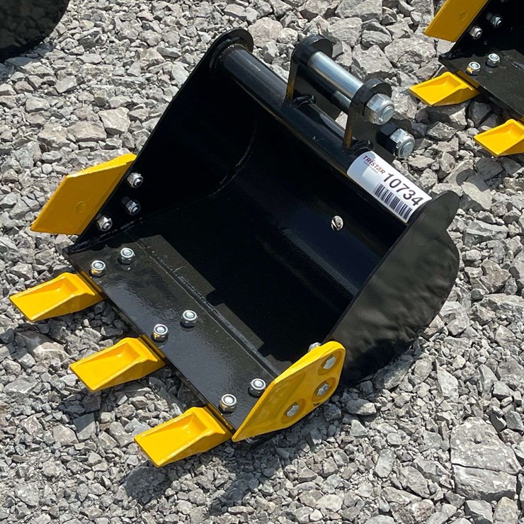 Unused 2026 CE 16" Toothed Bucket