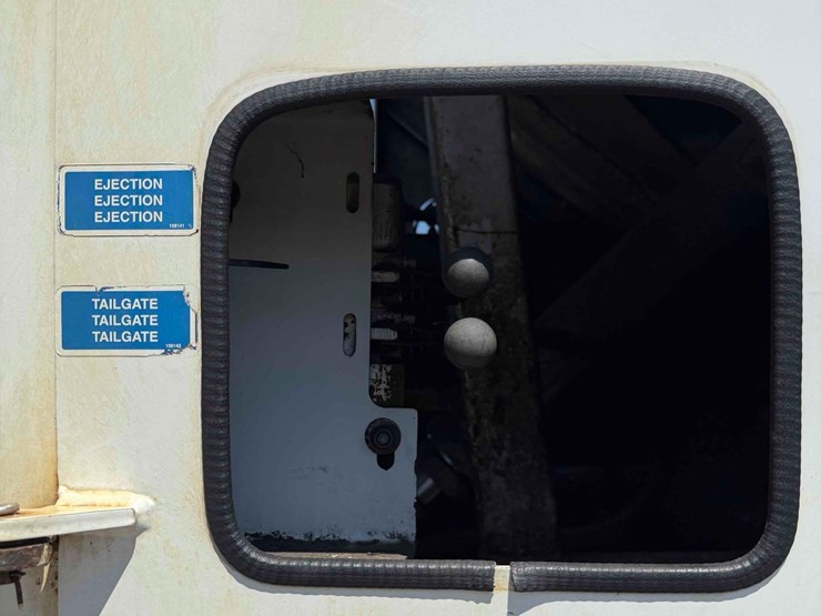 2018-freightliner-tandem-axle-trash-truck-image-18