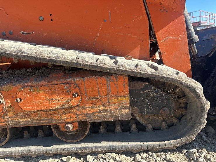 2020-gehl-rt105-image-60