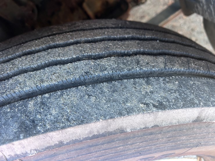 2013-isuzu-npr-image-67