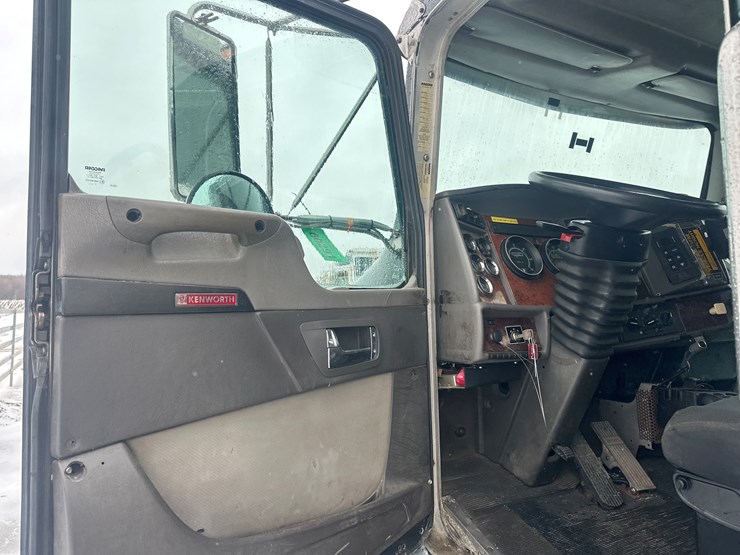 2008-kenworth-t370-image-30