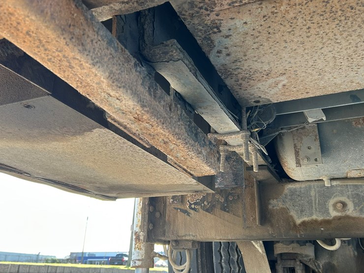 peterbilt-365-image-65