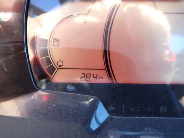 2022-can-am-defender-limited-hd10-4x4-side-by-side-image-11