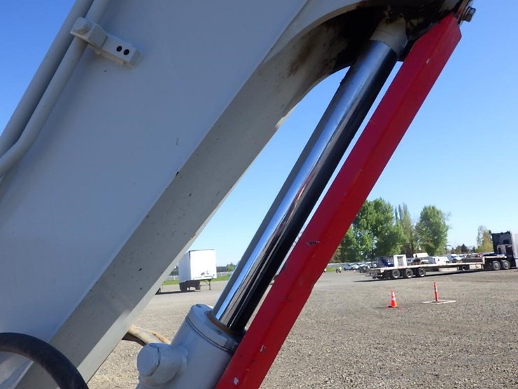 takeuchi-tb260-image-29