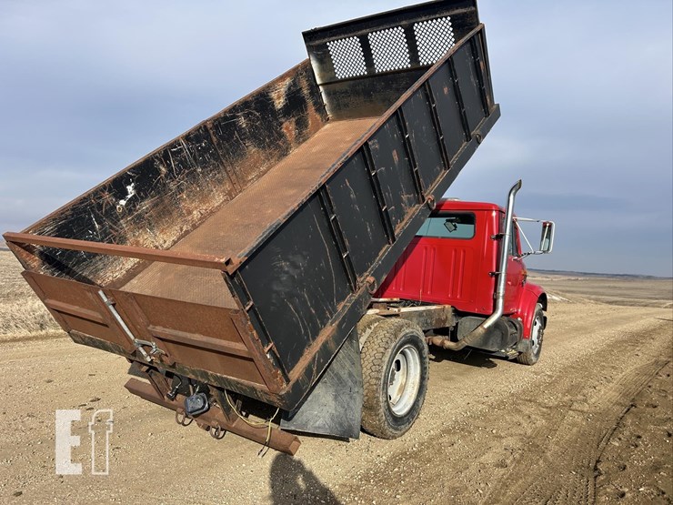 2002-international-4700-image-52