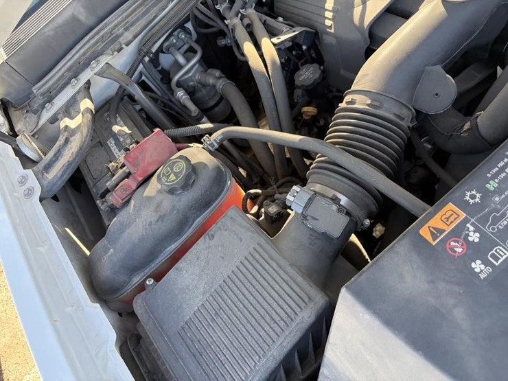 2013-chevrolet-2500-image-22