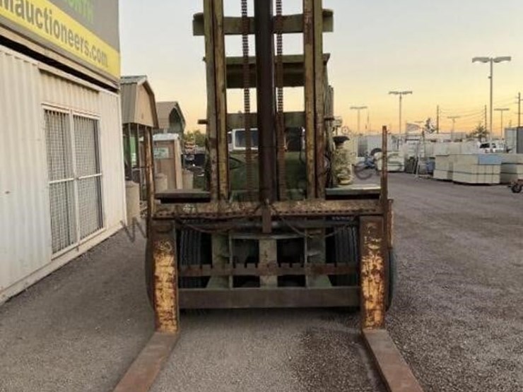 clark-rhy160d-forklift-image-3