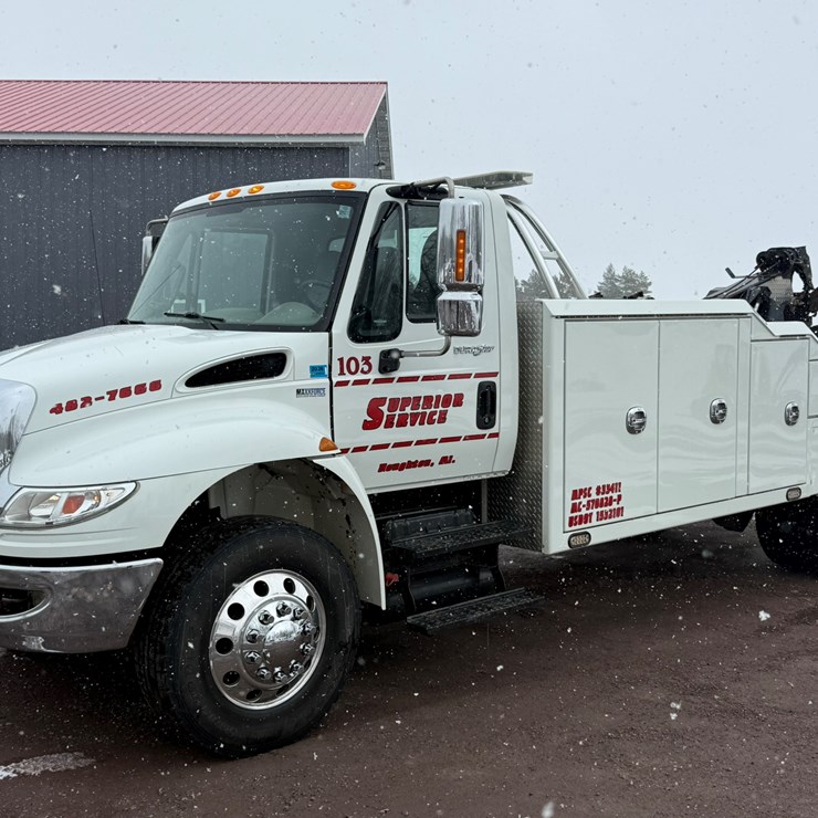 2013 INTERNATIONAL 4400 SBA