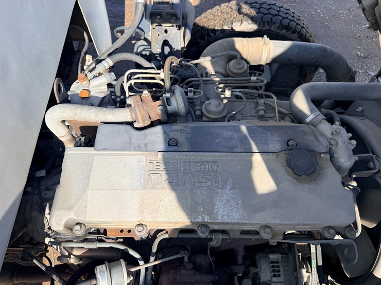 2002-isuzu-npr-image-51