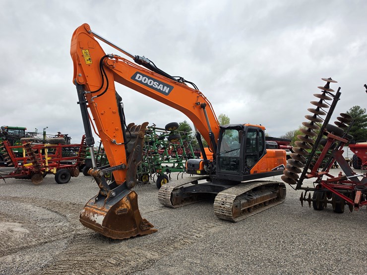 2022-doosan-dx225-lc-image-1