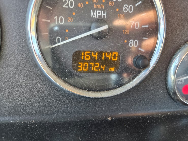 2013-peterbilt-337-image-54