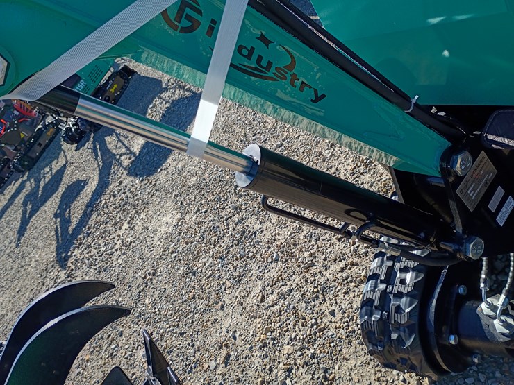 2026-cfg-industry-mh12rx-image-25