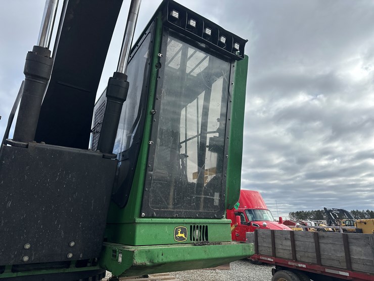 2016-deere-2154d-image-17