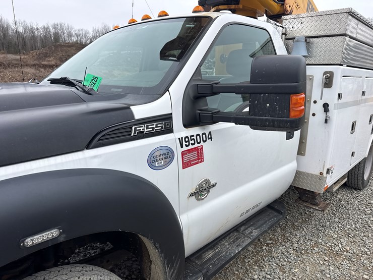 2015-ford-f550-image-18