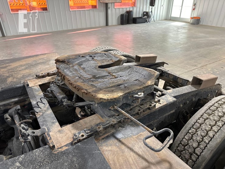 2017-international-prostar-image-11