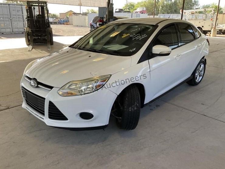 2014-ford-focus-se-sdn-image-4