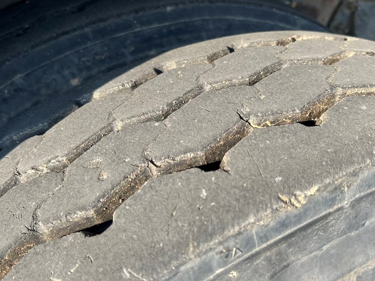 peterbilt-365-image-124