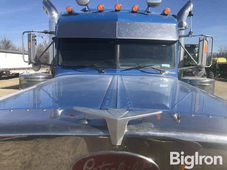 2001-peterbilt-379-image-15
