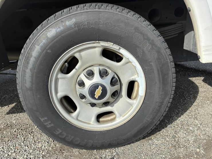 2011-chevrolet-2500-image-5