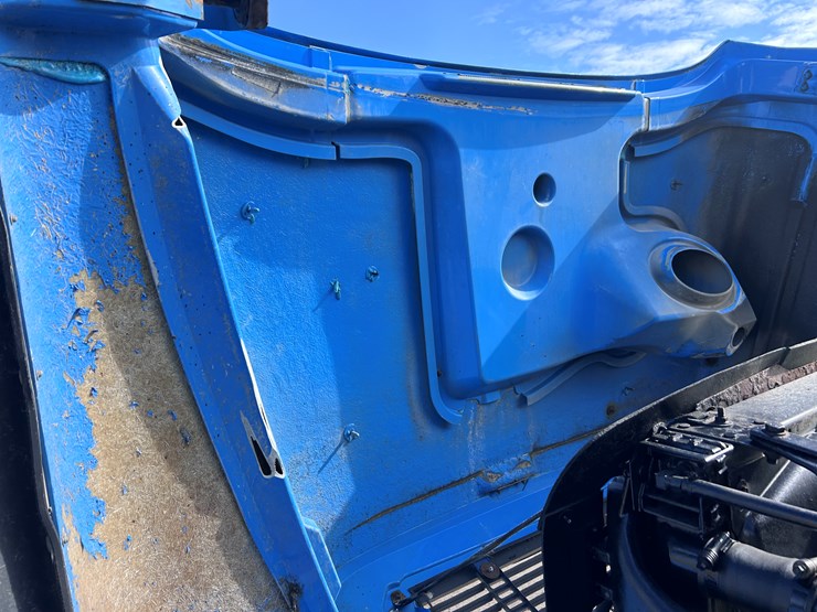 #1680-•-2003-freightliner-day-cab-truck-tractor-image-35