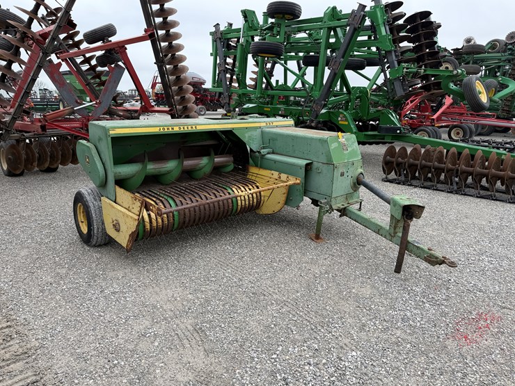 john-deere-337-image-1