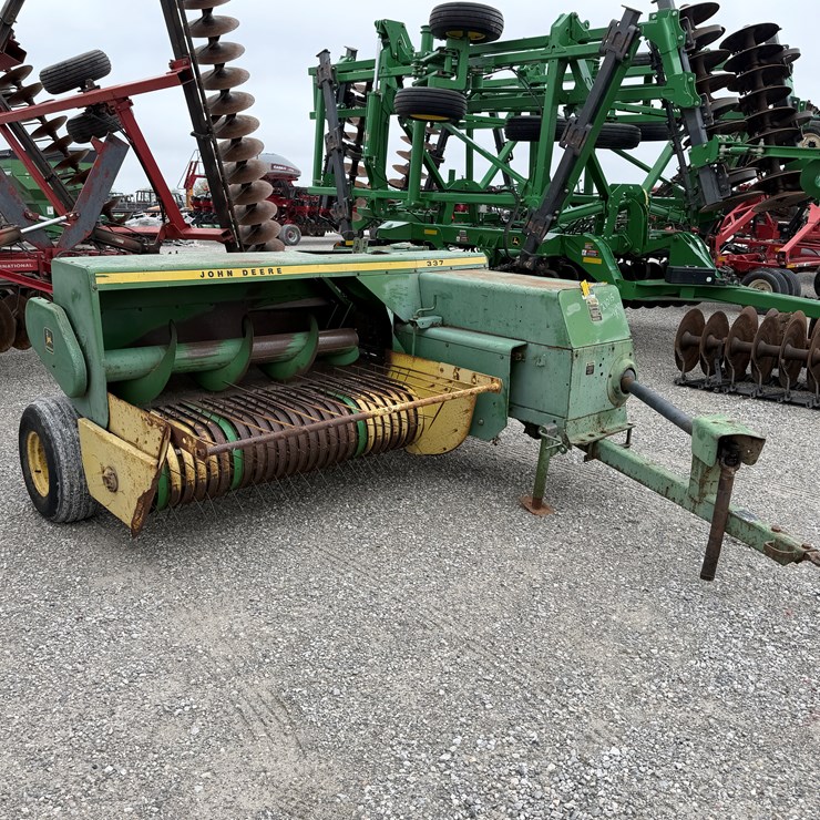 JOHN DEERE 337