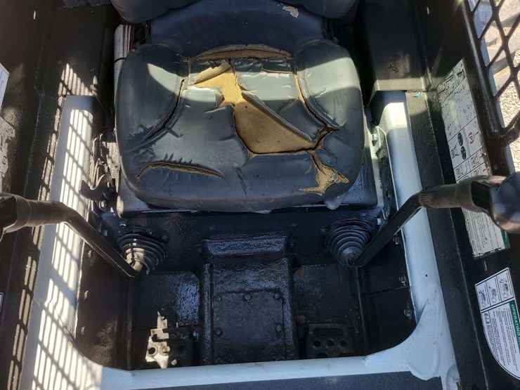 2007-bobcat-s300-image-16