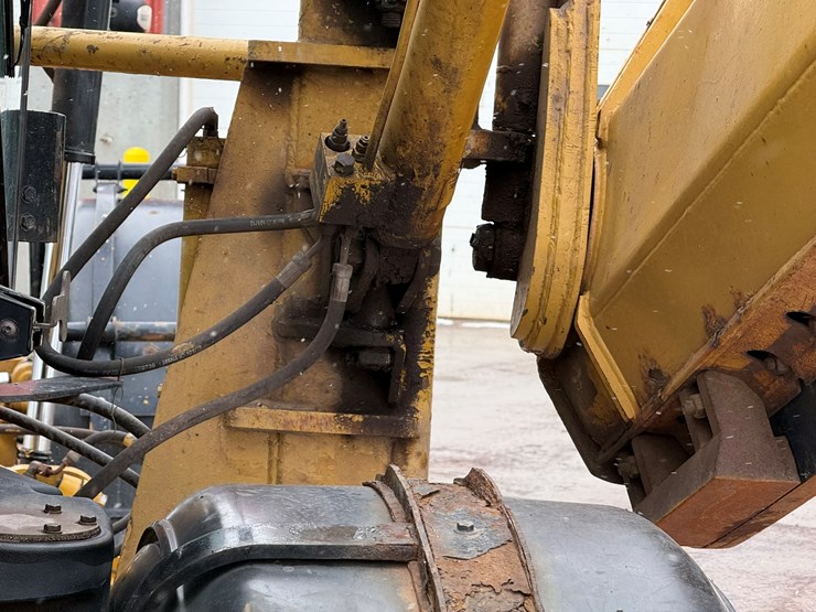 caterpillar-160m-image-57