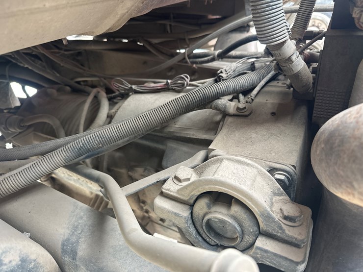 1997-massey-ferguson-8-image-48