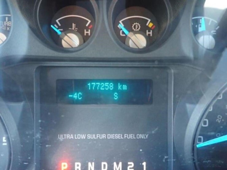 2016-ford-f350-xlt-image-11