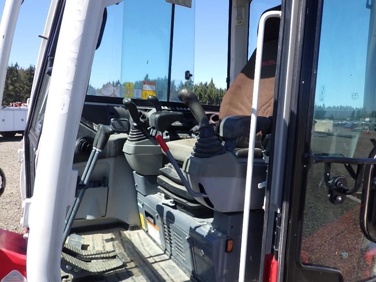 takeuchi-tb260-image-41