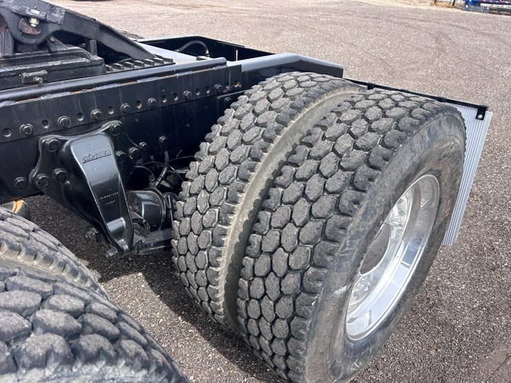 #1009-•-2012-western-star-conventional-4-sleeper-cab-truck-tractor-image-18