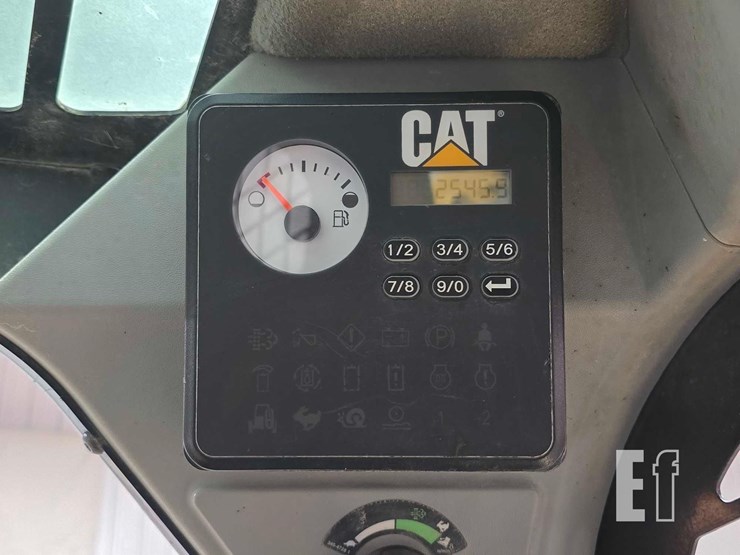 2020-caterpillar-249d-image-15