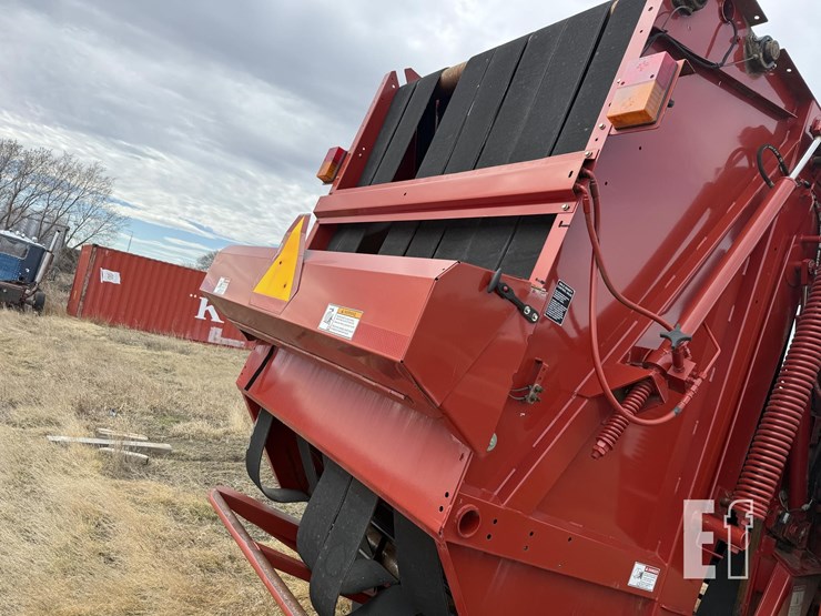 new-holland-br7090-image-2