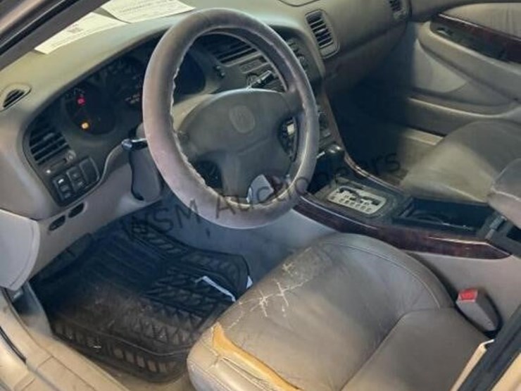 2001-acura-tl-3.2-sdn-image-21