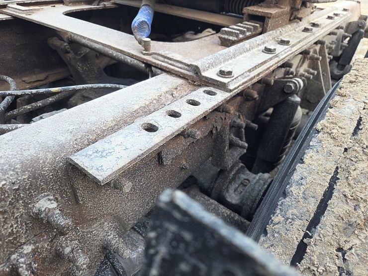 2005-caterpillar-c13-image-23