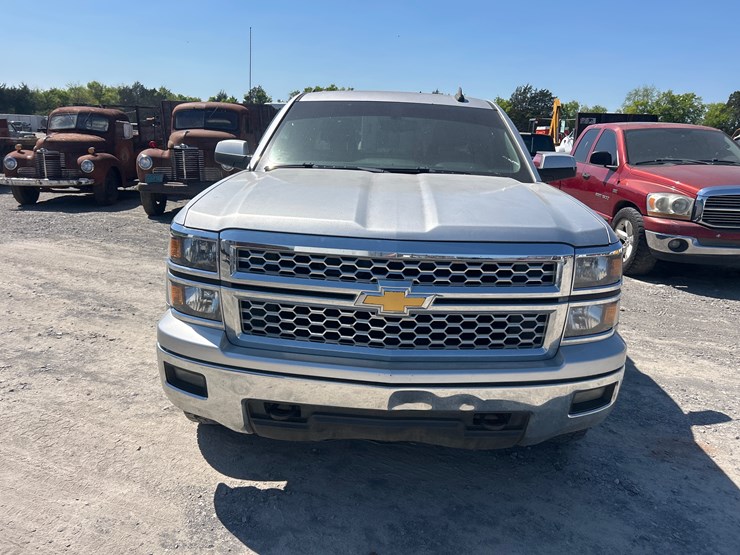 2015-chevrolet-1500-image-2