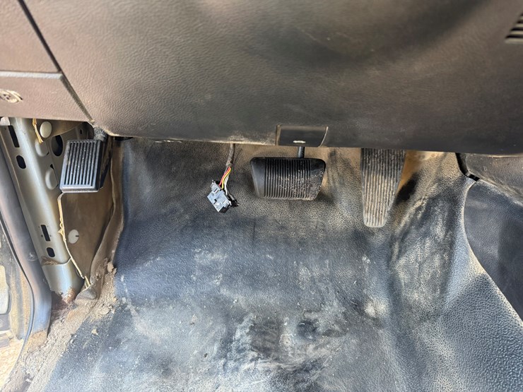 #1064-•-2015-ram-5500-heavy-duty-service-truck-image-24