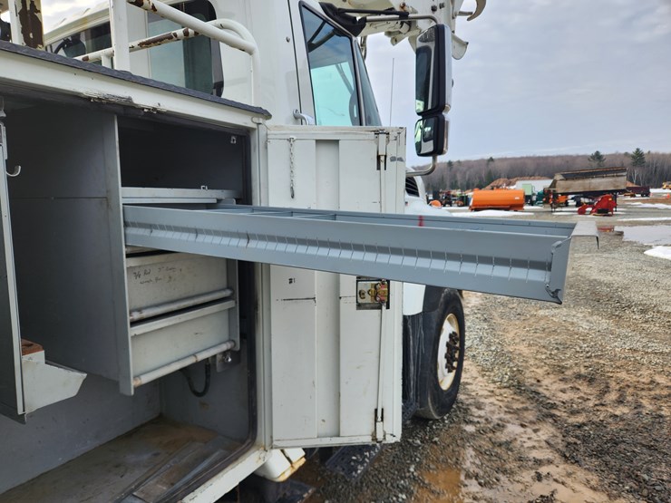 2008-international-workstar-7400-image-28