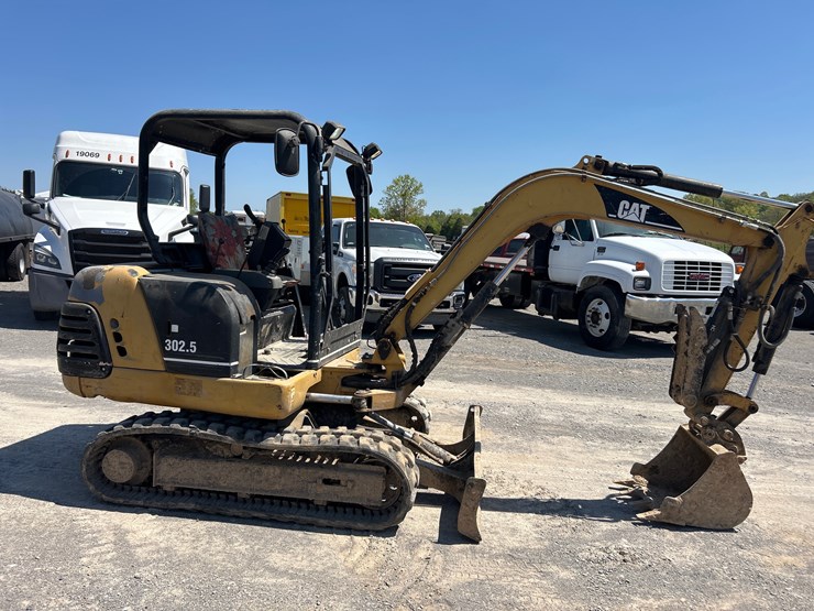 caterpillar-302.5-image-6