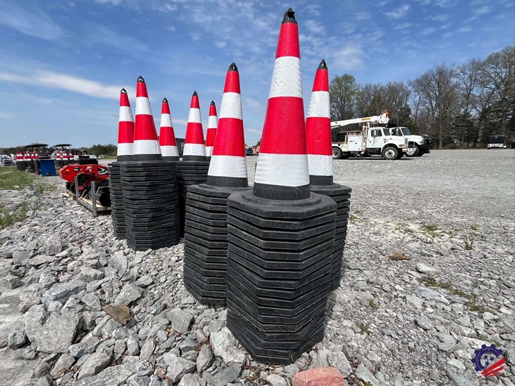 lot-of-50-unused-2026-ce-irstc-safety-traffic-cones-image-5