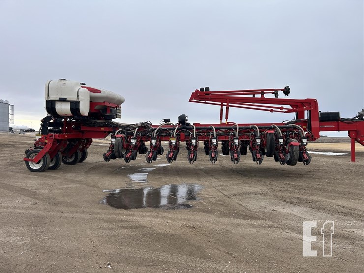 2014-white-9824-image-2