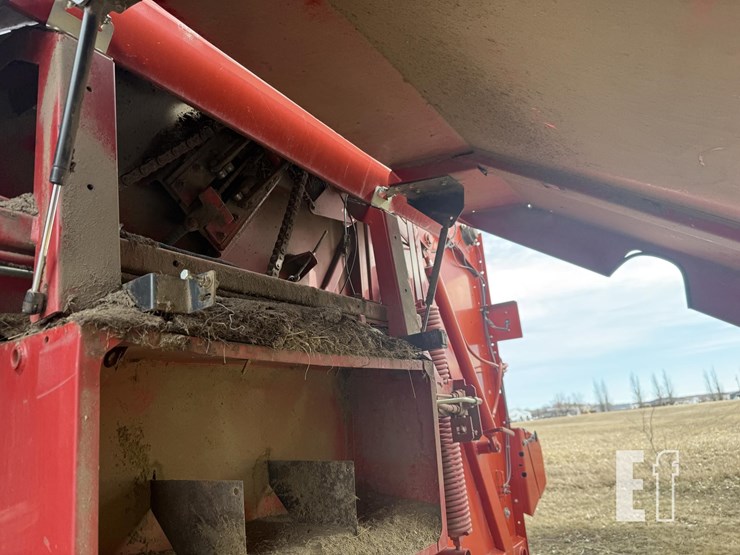 new-holland-br7090-image-15