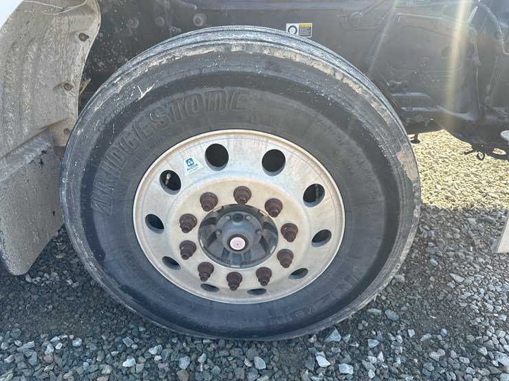 2013-peterbilt-365-image-87