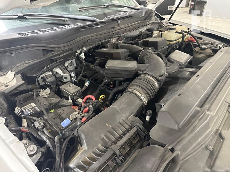 2022-ford-f350-image-28